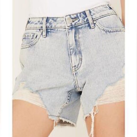 NWT Cleo + Wolf Women's Light Wash Mid Rise Denim Distressed Shorts Sz- 28 - Picture 3 of 16